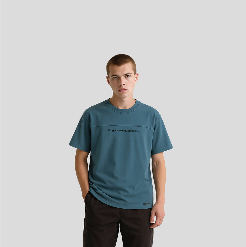Single Looks Good On Me Tee
